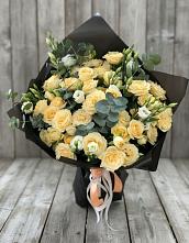 Букет цветов из:  Розы и Лизиантусы в Поныри