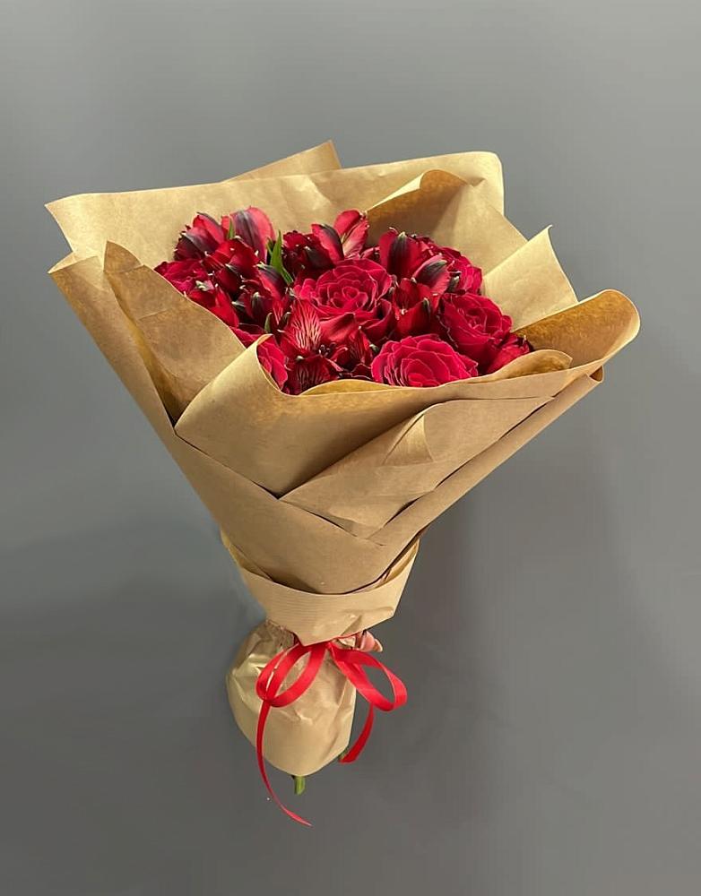 Букет цветов из: Альстромерии и Розы в Поныри