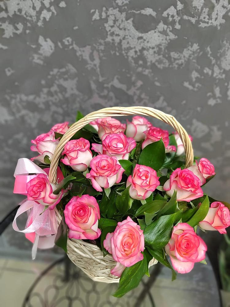 Цветочная композиция из Розы в корзине в Поныри