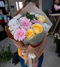 Букет цветов из:  Герберы, Розы и Хризантемы в Поныри