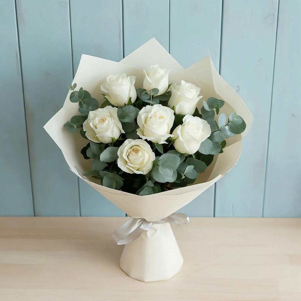 Букет Белые розы в Эвкалипте в Поныри