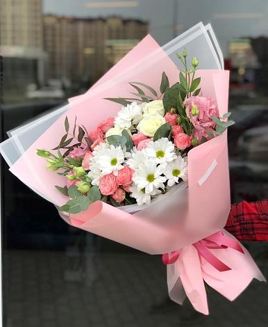 Букет цветов из: Розы, Лизиантусы и Хризантемы в Поныри